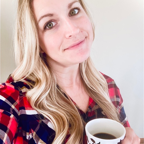 Meet You Posher, Hi I’m Krista! - Picture 1 of 7